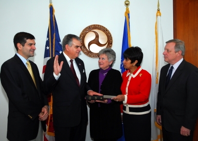 Date: 01/23/2009 Description: Secretary LaHood's swearing-in ceremony.