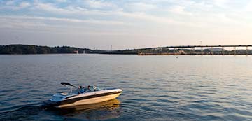 Picture of boat on reservoir