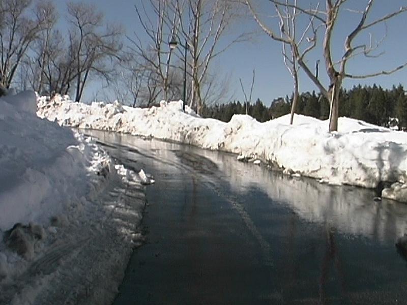 Picture of a highway during winter