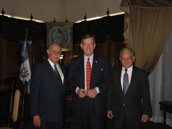 January 14, 2008 – U.S. Secretary of Health and Human Services Michael O. Leavitt with outgoing Guatemalan President Óscar Berger Perdomo (left) and outgoing Guatemalan Vice President Eduardo Stein Barillas, in the National Palace in Guatemala City. Secretary Leavitt headed the U.S. Delegation to the inauguration of the new Guatemalan President, the Honorable Álvaro Colóm Caballeros.