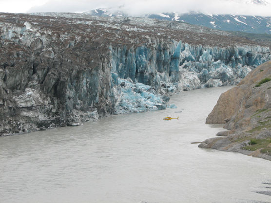 Tweedsmuir Glacier at the Alsek River, July 2008.