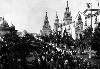 crowds of visitors to the 1915 World's Fair