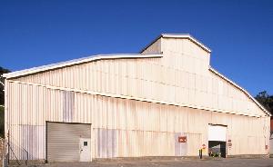 A photo of a hangar at Crissy Field in the Utilitarian Style.