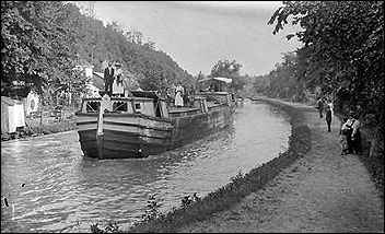 [Cover Photo] Canal Boat on the C & O