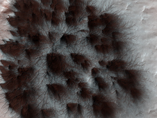 Intriguing patterns near Mars' south pole