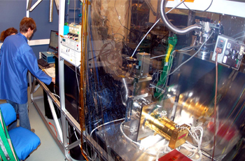 APS Instrument in Thermal Vacuum Chamber
