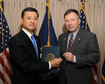 Congressman Lamborn with Secretary Shinseki
