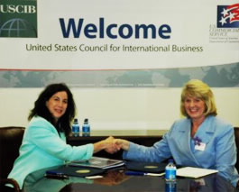 Image of Rochelle J. Lipsitz, Acting Assistant Secretary for Trade Promotion and Director General of the U.S. & Foreign Commercial Service, and Cynthia Duncan, USCIB Senior Vice President for Carnet operations
