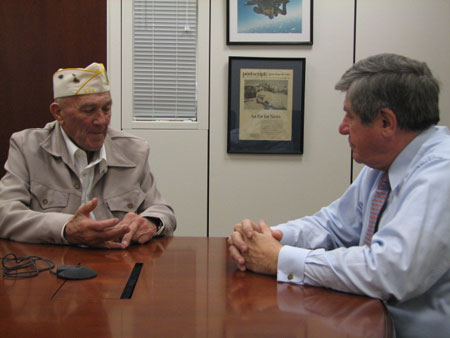 Senator Nelson meets with Disabled American Veteran Virgil Kenney from Amherst, NE, March 2008