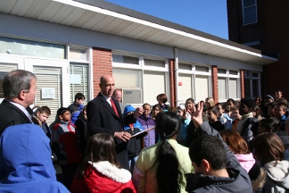 Rep. John Hall talks with school children at Fishkill Elementary about school funding in the economic recovery package.