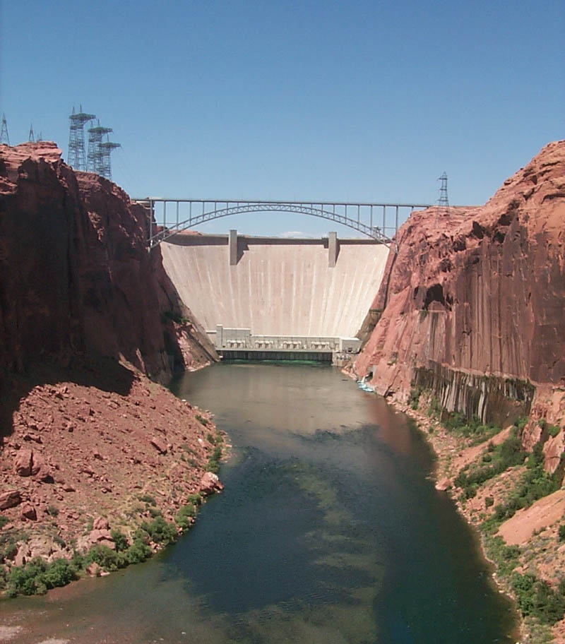 Photo of the Glen Canyon Dam