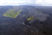 Wide shot of the TEB flow field on the pali.  Breakouts continue on the east and west flow field margins, along with minor activity in the interior.