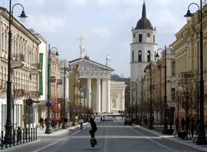 View down Gediminas Avenue toward the Cathedral Square, Vilnius, Lithuania, April 11, 2004. [© AP Images]