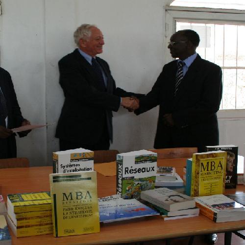 Embassy Donates Books to University  8/11/09