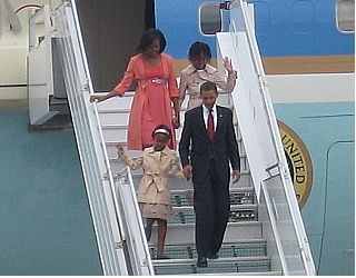 President Obama and family arrive at Vnukovo airport Moscow, Russia on July 6, 2009. Photo: Marina Dobrolyubova