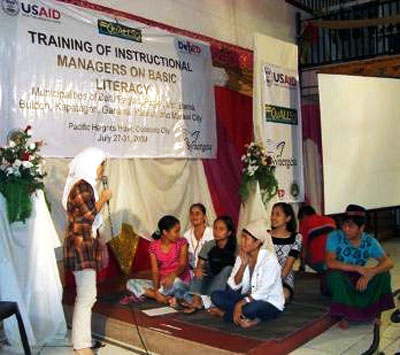 Experienced instructional managers mentor their ARMM counterparts to engage out-of-school children and youth during a five-day workshop held at the Pacific Heights Hotel in Cotabato City last July 27-31, 2009.