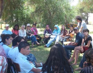 Tunisian and American students engage in discussions at LVN