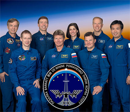 ISS020-S-002 -- Expedition 20 crew portrait