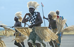 Burundian traditional dancers practice for ceremony. Bujumbura, Burundi, April 29, 2003. [© AP Images]