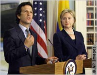 Secretary Clinton, right, and Colombian Foreign Minister Bermúdez at an August 18 press conference