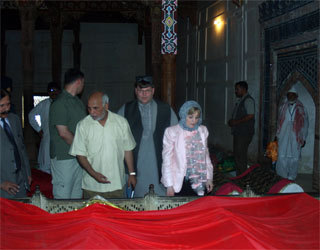 Uch Sharif, May 22, 2009 -- U.S. Ambassador Anne W. Patterson and U.S. Consulate Lahore Principal Officer Bryan Hunt at the shrine of Hazrat Jalalud Din Surkhposh.