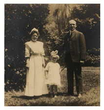 [Wilbur A. Sawyer, daughter Peggy, and Mrs. Calder at the University of California Infirmary]. [1917?].