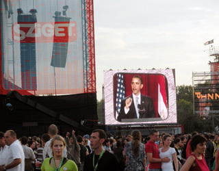 President Obama’s video message in support of tolerance at Sziget (Embassy photo by Attila Németh)