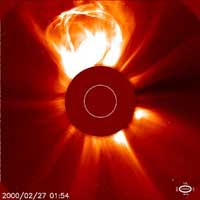 Eyección de masa coronal, vista desde la nave espacial SOHO en febrero de 2000.