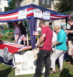Gießen citizens pick up information on the U.S. during the city festival