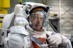 JSC2006-E-50943 --- Clayton Anderson in a training version of his spacesuit