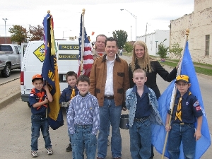 Congressman Boren and his wife, Andrea, with Cub Scout Pack 608 at the Muskogee Veteran's Day Parade