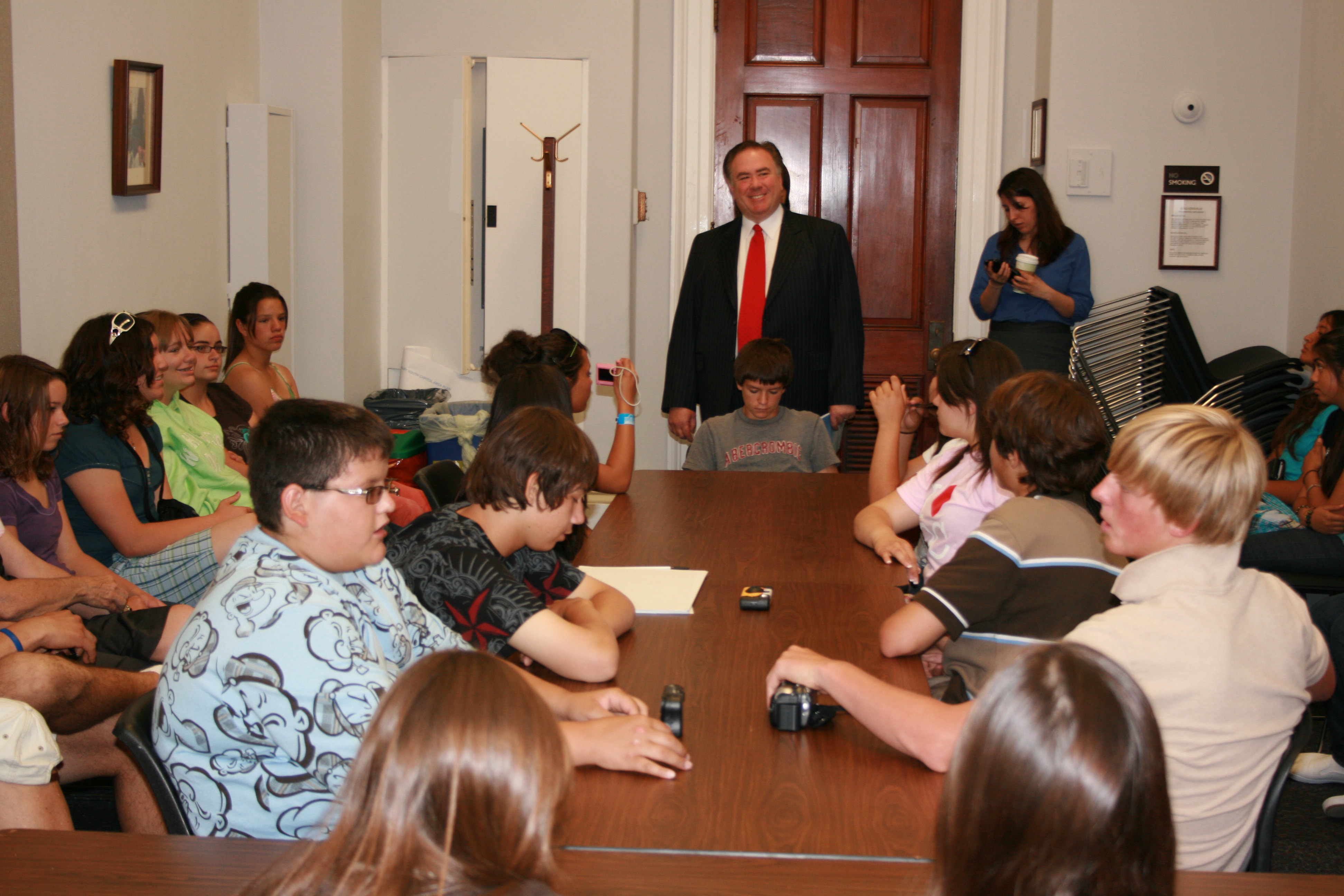 Rep. Cardoza speaks to students from the central valley