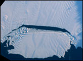 Birth of a Large Iceberg in Pine Island Bay, Antarctica