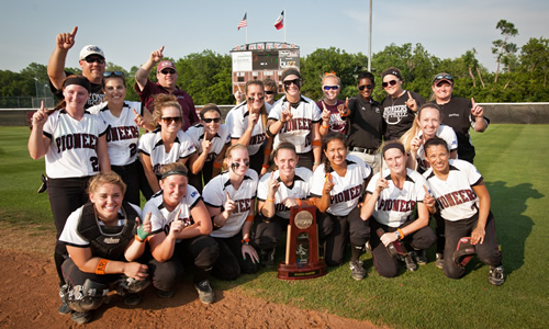 photo of the 2013 TWU Pioneers softball team, South Central Super Regional Champions