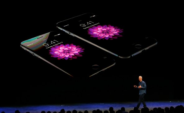 Timothy D. Cook, Apple’s chief executive, introduced the iPhone 6 and iPhone 6 Plus.