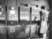 Two_women_operating_ENIAC