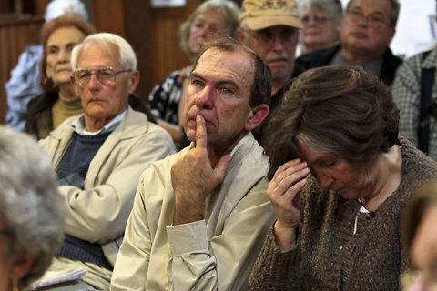 Landowners seeking to extract themselves from drilling leases attended a meeting in Lafayette, N.Y.