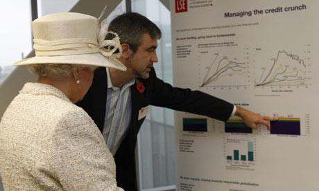 Queen Elizabeth II and Luis Garicano at LSE