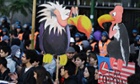 MDG : Vulture funds and economy in Argentina : Protesters hold cutouts of vultures