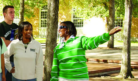 An Eagle Ambassador gives a campus tour.