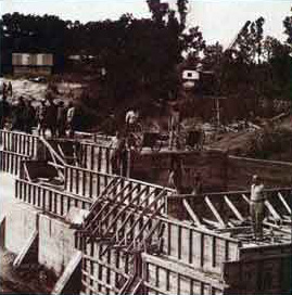 Photo of a C.C.C. crew constructing the dam at Fort Parker. 