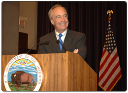 Secretario del Departamento del Interior, Dirk Kempthorne.