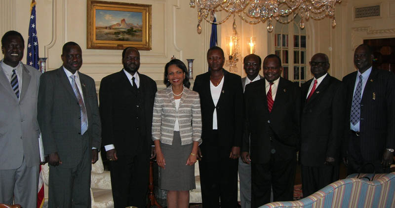 Secretary Rice stands with the Sudanese delegation [State Department Photo 7/2006].