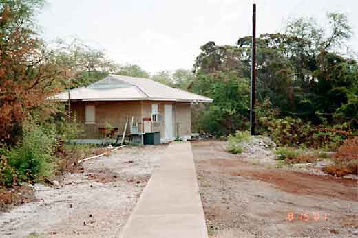 The electronics building at the Honolulu observatory. 