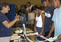 Ceil Roberts explains the mapping of Moloka'i's coral reefs