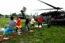 U.S. troops providing flood relief in Panama, Costa Rica