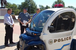 Senator Carper visits Dover Capitol Police