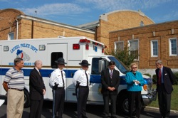 Senator Carper presents a USDA loan to the Town of Laurel