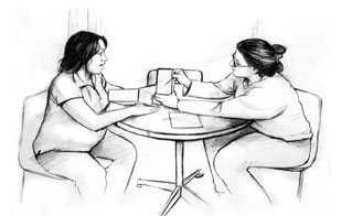 Drawing of a female dietitian and a pregnant woman sitting at a table. The dietitian is holding a booklet and pointing with a pencil to something in the booklet. The pregnant woman is looking at the booklet.