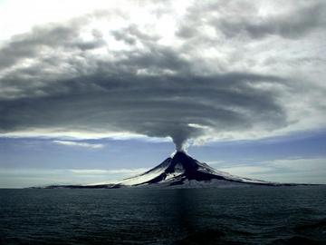 Mount Augustine volcanic eruption